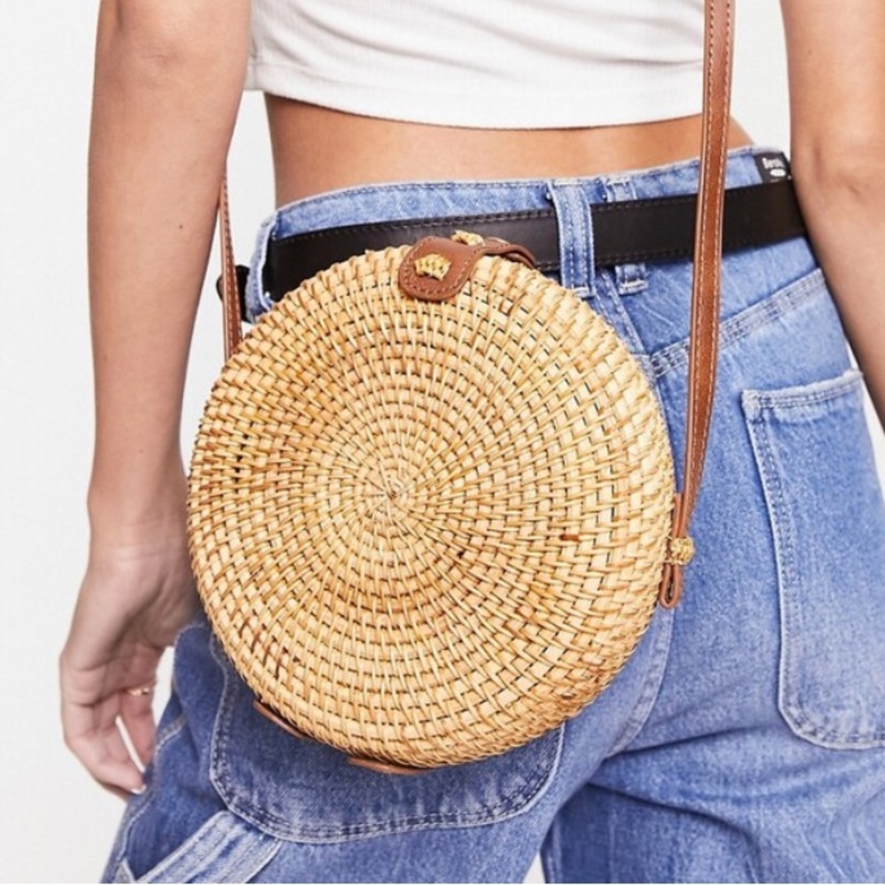 Woven Round Straw Ratan Crossbody Bag in Natural Brown Tan Wicker - ASOS